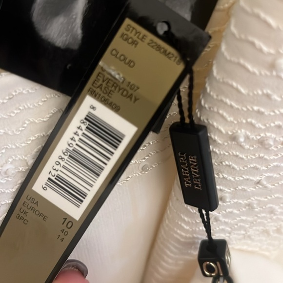 New Tahari Jacket / Skirt / Camisole set - Picture 4 of 8